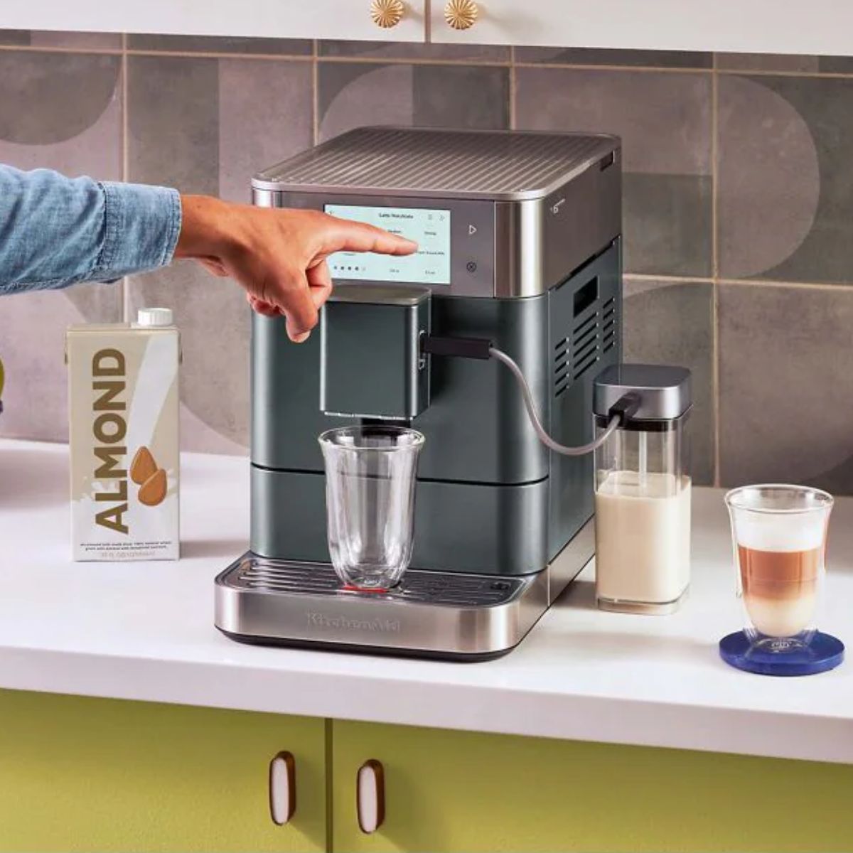 KitchenAid KF8 Πλήρως Αυτόματη Μηχανή Espresso με Δοχείο Γάλακτος, Οθόνη Αφής, 7 Ρυθμίσεις Άλεσης και 40+ Συνταγές 5KES8558BJP Juniper