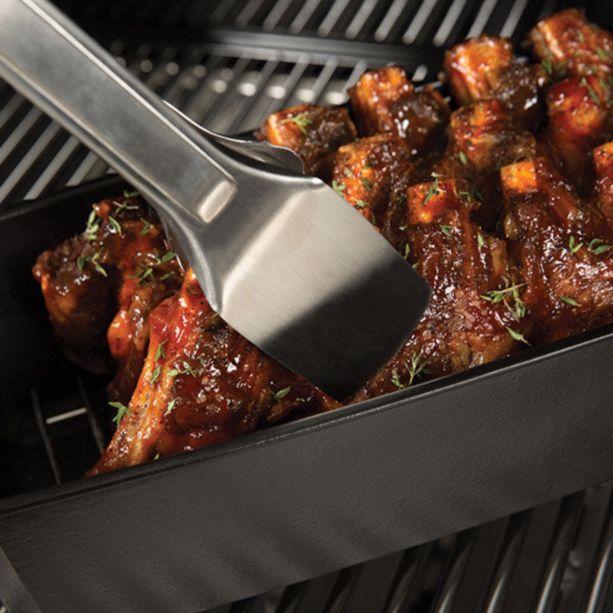 Broil King Μαντεμένια Γάστρα για Παϊδάκια με Ανοξείδωτη Σχάρα 69615
