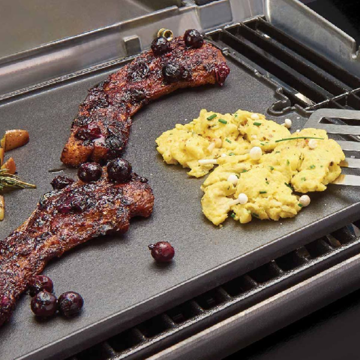 Broil King Exact Fit Μαντεμένια Πλάκα Ψησίματος Διπλής Όψης για Porta-Chef 320 και Gem 11237 Μαύρο