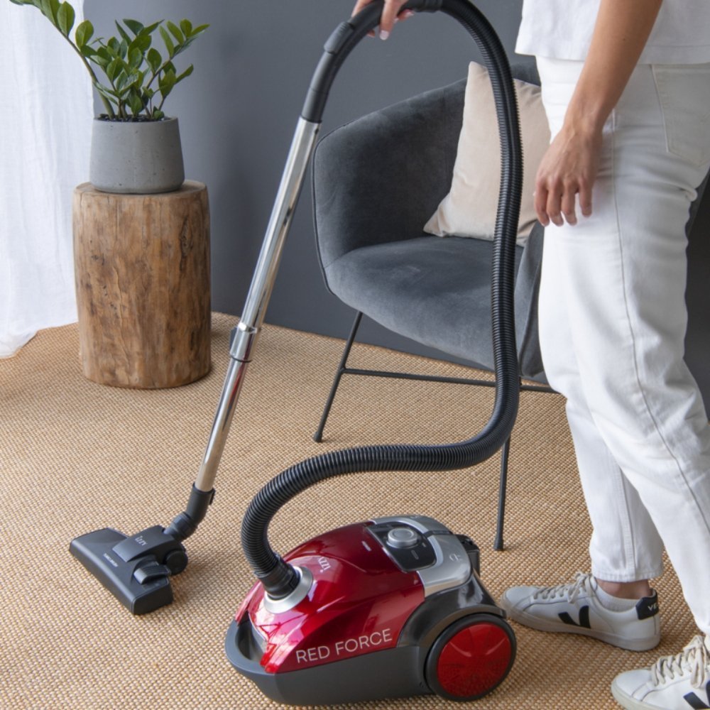 Izzy Ηλεκτρική Σκούπα 700W με Σακούλα 4lt Κόκκινη
