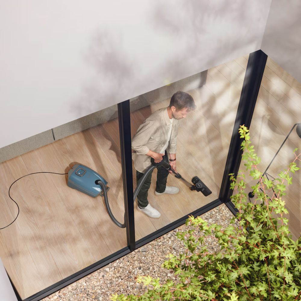 Miele Guard L1 Ηλεκτρική Κυλινδρική Σκούπα 890W με Σακούλα 3.5L, PowerLine Τεχνολογία, Φίλτρο AirClean & Ακροφύσιο 2σε1 Μπλε