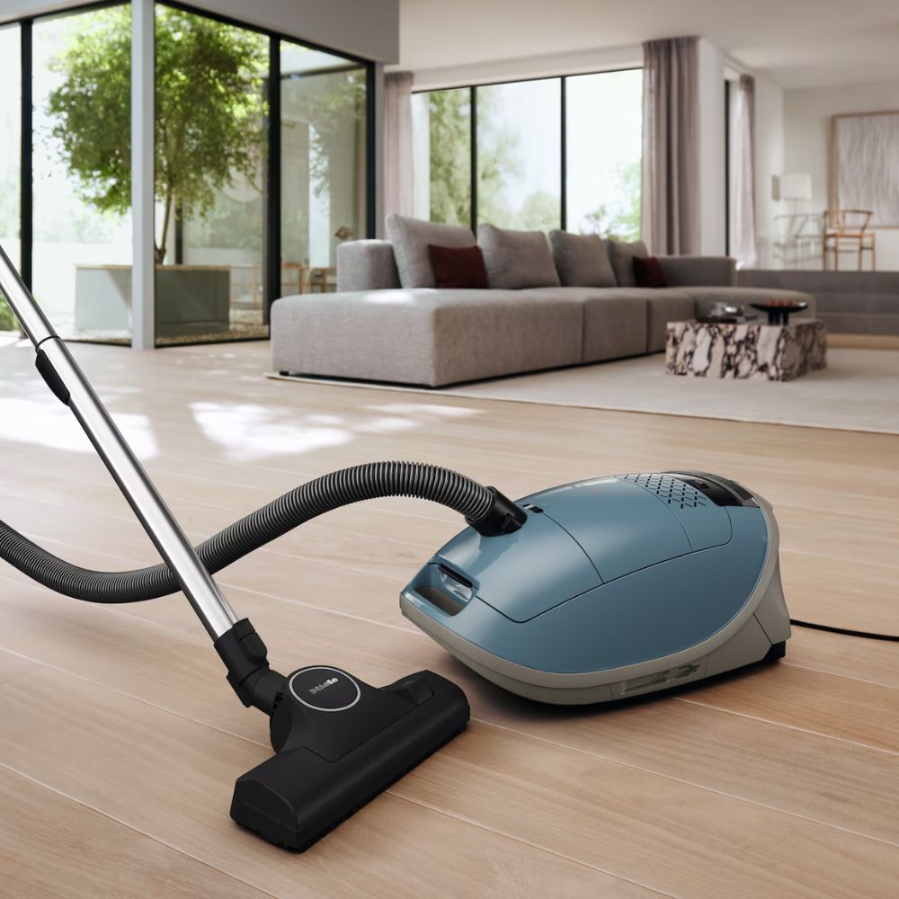 Miele Guard M1 Flex Ηλεκτρική Κυλινδρική Σκούπα 890W με Σακούλα 4.5L, PowerLine Τεχνολογία, Εύκαμπτο Ρύγχος & Ενσωματωμένα Αξεσουάρ Μπλε