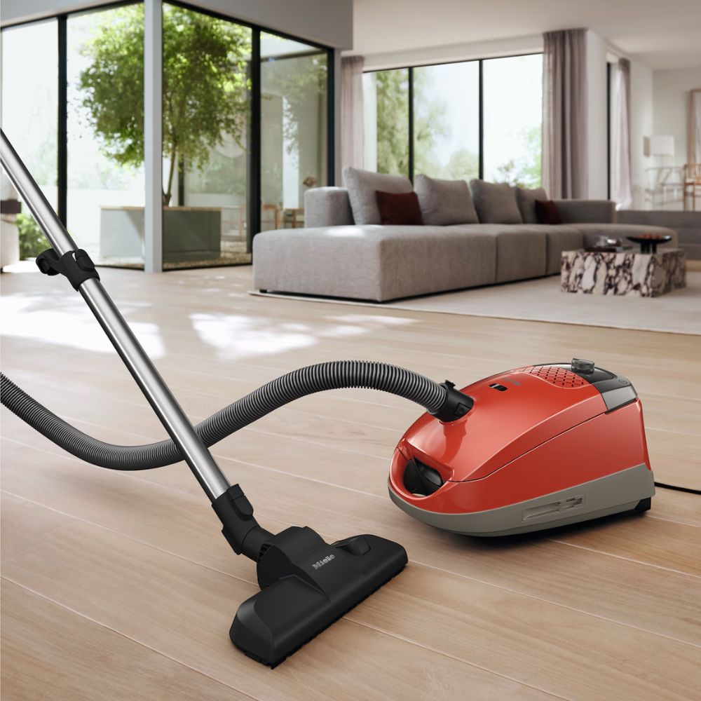 Miele Guard S1 Junior Ηλεκτρική Κυλινδρική Σκούπα 890W με Σακούλα 3.5L, PowerLine Τεχνολογία, Φίλτρο AirClean & Ροδάκια Κόκκινο